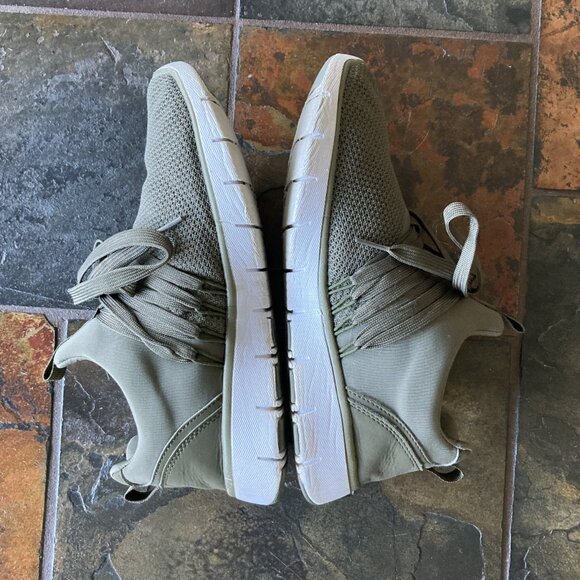 Feather Light Running Shoes, size 7, khaki color - Picture 4 of 5